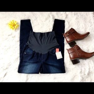 🆕New with tags maternity jegging Dark Wash. SZ 8